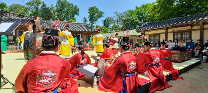 [서울=뉴시스] 창덕궁 후원 연경당 진작례 공연 (사진=국가유산청 제공) 2024.08.27. photo@newsis.com *재판매 및 DB 금지