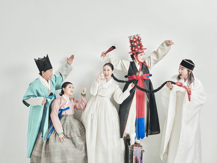 [서울=뉴시스] 국립국악원 민속악단이 배뱅이굿을 소리극 무대 로 손본'왔소! 배뱅'을 공연한다. (사진=국립국악원 제공) photo@newsis.com *재판매 및 DB 금지 *재판매 및 DB 금지