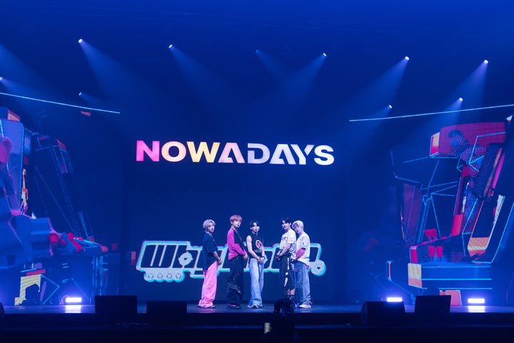 [서울=뉴시스] 신인 보이그룹 '나우어데이즈(NOWADAYS)'가 27일 서울 광진구 예스24 라이브홀에서 두 번째 싱글 '노웨어(NOWHERE)' 발매 기념 쇼케이스를 열었다. (사진=큐브엔터테인먼트 제공) 2024.08.27 photo@newsis.com *재판매 및 DB 금지