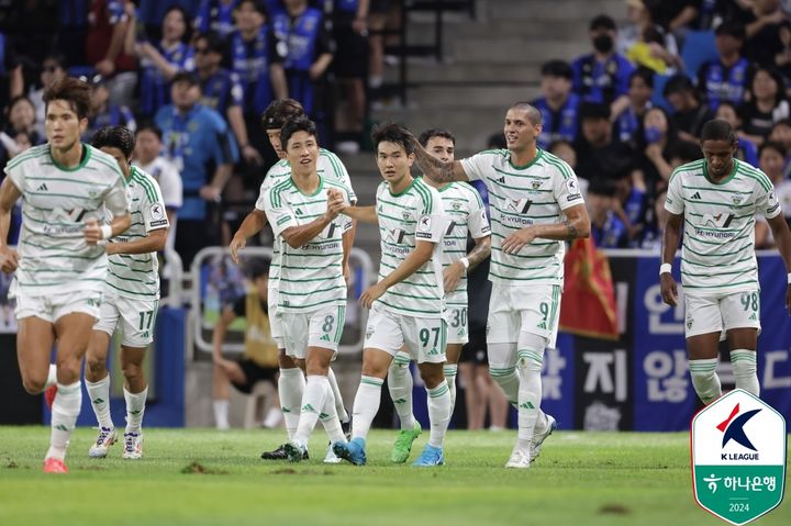 [서울=뉴시스] 프로축구 K리그1 전북 현대. (사진=한국프로축구연맹 제공) 2024.08.30. *재판매 및 DB 금지