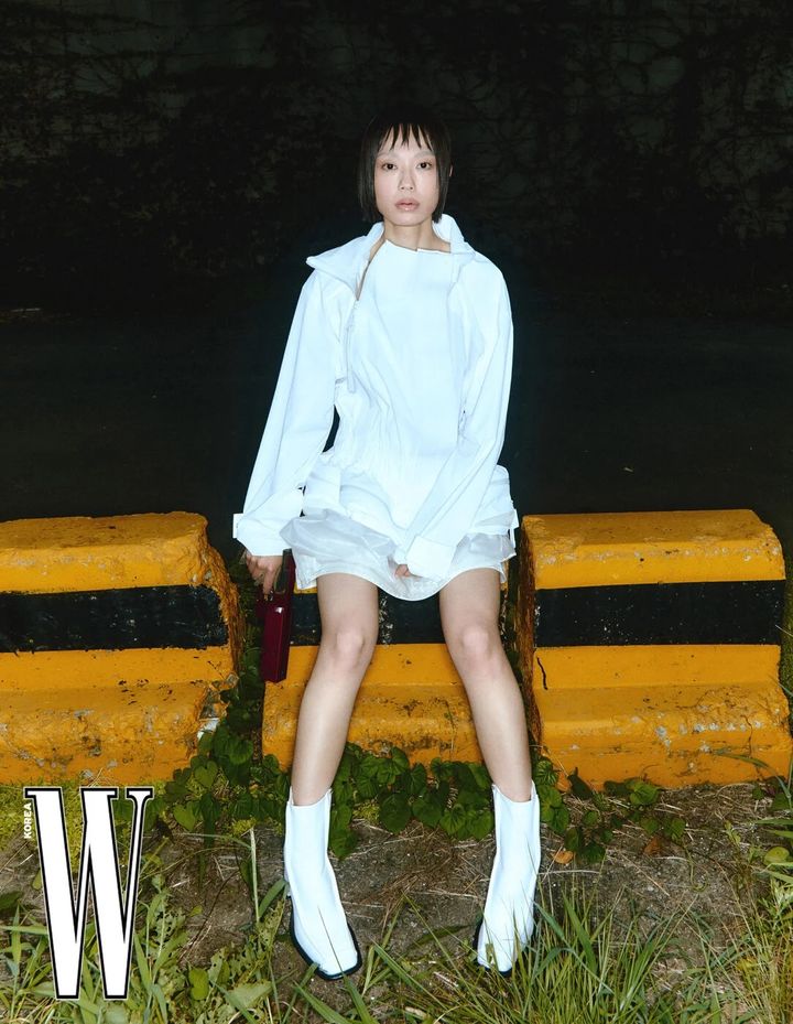 [서울=뉴시스] 김예지. (사진=더블유 코리아(W Korea) 제공) 2024.09.01. photo@newsis.com *재판매 및 DB 금지