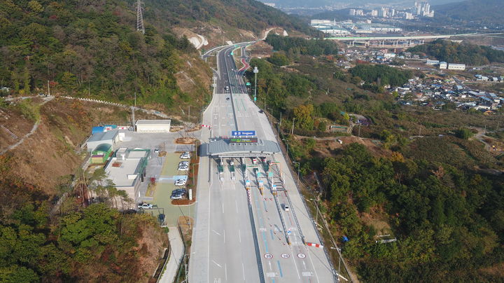 [창원=뉴시스] 강경국 기자 = 경남 창원시 의창구 북면 지개리 국도79호선과 동읍 남산리 국도25호선을 연결하는 지개-남산 간 연결도로 전경. (사진=창원시청 제공). 2024.09.03. photo@newsis.com *재판매 및 DB 금지