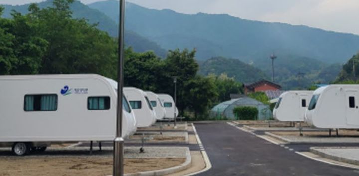 [양구=뉴시스] 4일 양구군은&nbsp; 국비 등 총사업비 12억 원을 투입된 방산면&nbsp; 송현리 캠핑장 조성이 완료돼 이달부터 운여에 들어간다고&nbsp; 밝혔다. 양구군 제공.&nbsp; *재판매 및 DB 금지