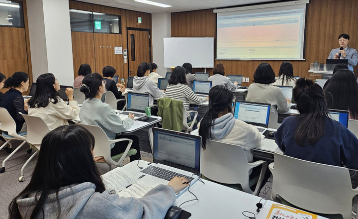 [진주=뉴시스]진주여성새로일하기센터 운영(직업교육훈련). *재판매 및 DB 금지