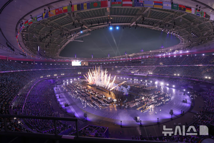 [생드니(프랑스)=공동취재단]9일(한국시간) 프랑스 파리 인근 생드니 스타드 드 프랑스에서 열린 파리 패럴림픽 폐회식. (사진=대한장애인체육회 제공)