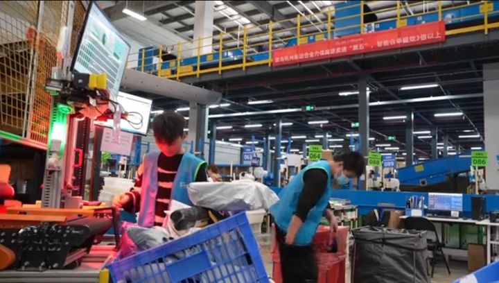 DLJ 차이냐오 항저우 물류센터에 설치된 '번개 분류기'의 모습.(사진=알리익스프레스 제공) *재판매 및 DB 금지