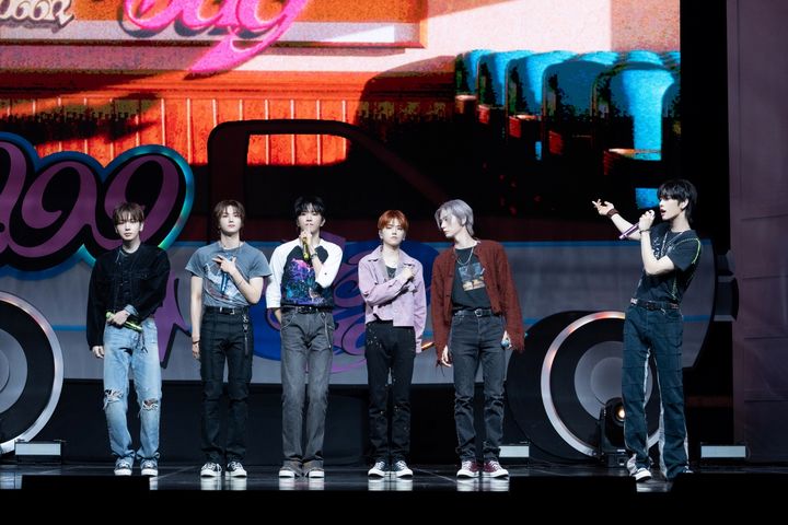 .[서울=뉴시스] 그룹 '보이넥스트도어(BOYNEXTDOOR)'가 9일 서울 용산구 블루스퀘어 마스터카드홀에서 세 번째 미니 앨범 '19.99' 발매 기념 쇼케이스를 열었다. (사진=KOZ 엔터테인먼트 제공) 2024.09.09 photo@newsis.com *재판매 및 DB 금지