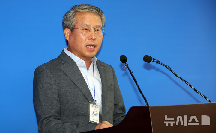 [세종=뉴시스] 강종민 기자 = 오흥복 한국전력공사 기획부사장이 9일 세종시 정부세종청사에서 8월 가구당 평균 전기요금은 전년 대비 7500원 증가한 64000원 이라고 밝히고 있다. 2024.09.09. ppkjm@newsis.com