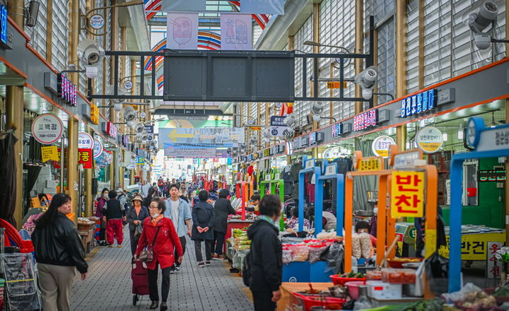 [진주=뉴시스]진주 중앙시장과 논개시장. *재판매 및 DB 금지