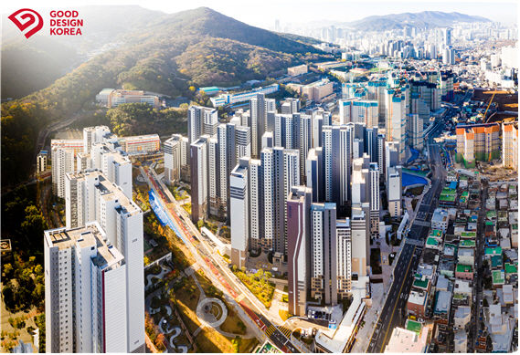 [서울=뉴시스] KCC건설의 양정 포레힐즈 스위첸 전경. 2024.09.11. (사진=KCC건설 제공) photo@newsis.com *재판매 및 DB 금지