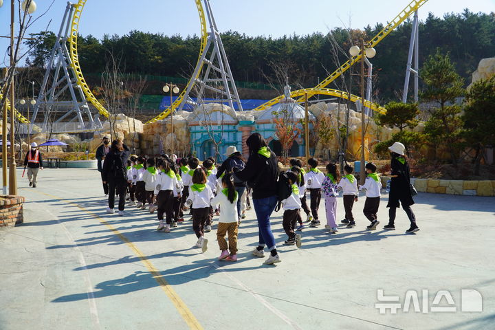 [창원=뉴시스] '경남 교육여행상품' 코스에 포함된 마산로봇랜드 테마파크.(사진=경남관광재단 제공)2024.09.11. photo@newsis.com