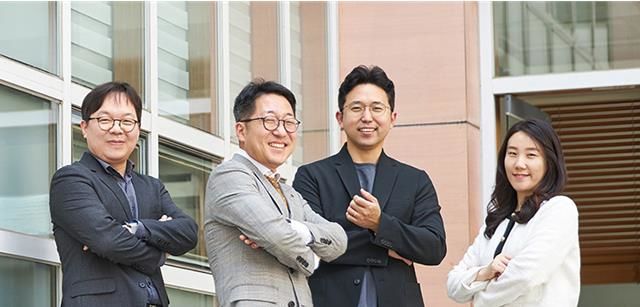 왼쪽부터 이관용 박사, 심정재 팀장, 홍석철, 김혜옥 박사 (제공=경희대) *재판매 및 DB 금지