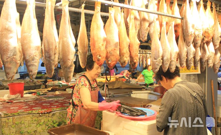 [포항=뉴시스] 송종욱 기자 = 포항죽도시장 취남상회. 2024.09.12. sjw@newsis.com 