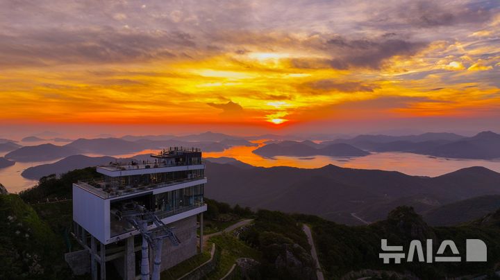 [거제=뉴시스]경남 거제 파노라마케이블카.(사진=경남도 제공) 2024.09.13.