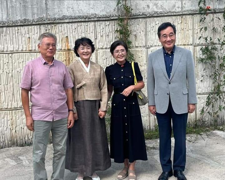 [서울=뉴시스]이낙연 새로운민주당 상임고문이 14일 문재인 전 대통령을 예방했다. <이 상임고문 페이스북> 2024.09.14. photo@newsis.com