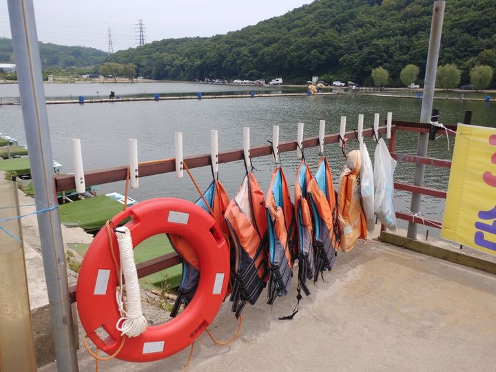 [수원=뉴시스] 경기도는 6월3일~8월31일 시군, 한국해양교통안전공단과 함께 낚시터 안전점검을 벌였다. (사진=경기도 제공)  *재판매 및 DB 금지