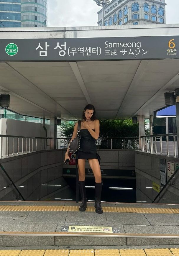 [서울=뉴시스] 이리나 샤크는 지난 14일 자신의 인스타그램에 "Best 48 h in Seoul, 사랑해요"라는 글과 함께 서울에서 찍은 여러 장의 사진을 공개했다.  (사진= 이리나 샤크 인스타그램 캡처) *재판매 및 DB 금지