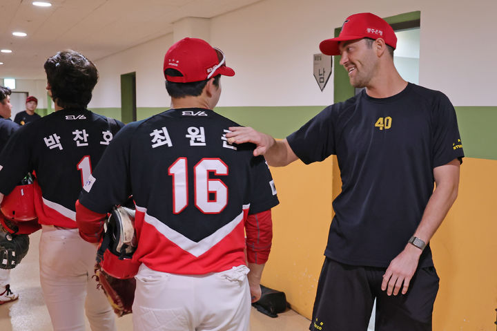 지난 16일 수원 KT위즈와 경기에 동행한 KIA 타이거즈 제임스 네일(오른쪽). 2024.09.16. (사진=KIA 제공) *재판매 및 DB 금지