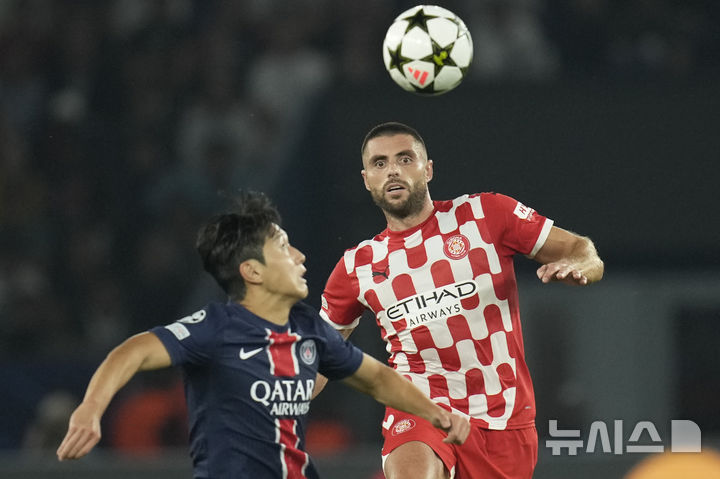 [파리=AP/뉴시스]PSG 이강인, UCL 첫 경기에서 교체 출전. 2024.09.18.