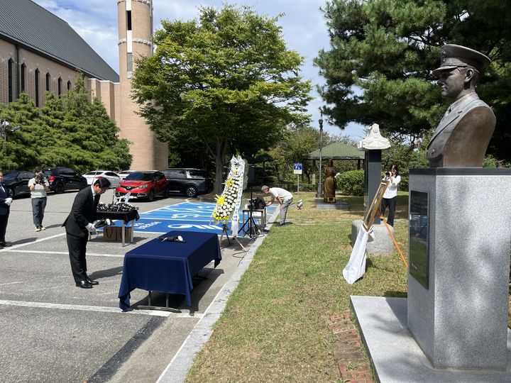 강만희 대전지방보훈청장이 19일 목원대 채플에서 열린 ‘윌리엄 해밀턴 쇼 대위 전사 74주년 추모 예배’에 참석했다.(사진=대전지방보훈청 제공) *재판매 및 DB 금지