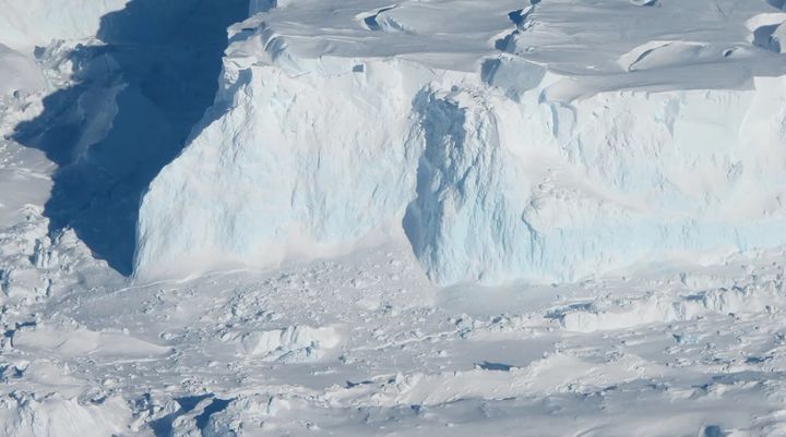 '종말의 날 빙하'라고 불리는 남극 스웨이츠 빙하. (사진=NASA) *재판매 및 DB 금지