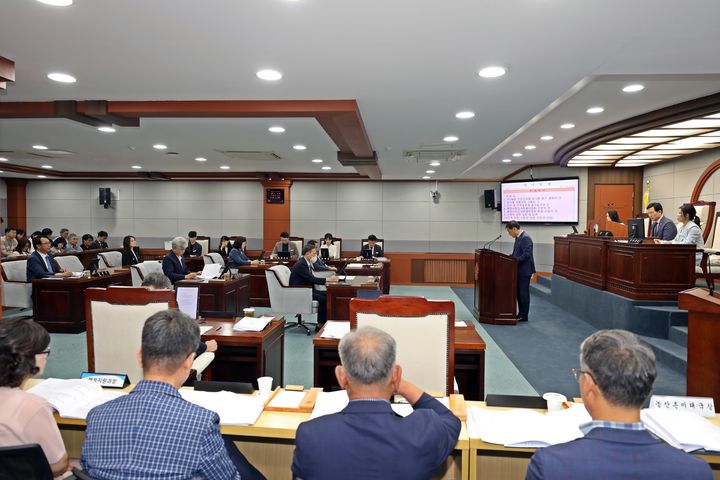 전북 진안군의회는 23일부터 10월 2일까지 10일간의 일정으로 제294회 진안군의회 임시회를 개회했다. *재판매 및 DB 금지