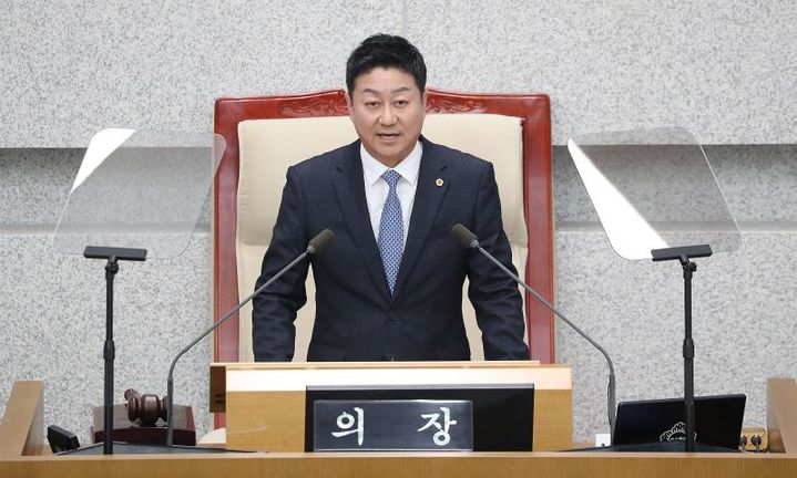 [수원=뉴시스] 김진경 경기도의회 의장이 제378회 임시회 제1차 본회의에서 개회사를 하고 있다. (사진=경기도의회 제공) *재판매 및 DB 금지