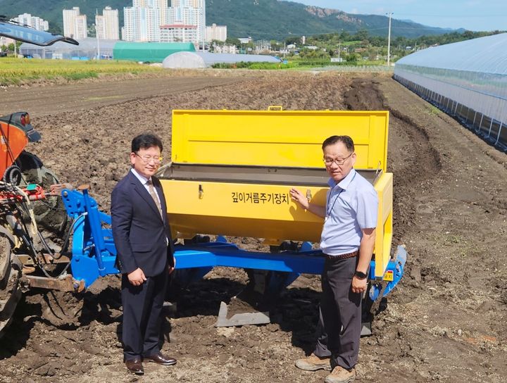 [함양=뉴시스] 함양군청 농촌진흥청 양파 심층시비 기술성과 현장 브리핑 *재판매 및 DB 금지 *재판매 및 DB 금지
