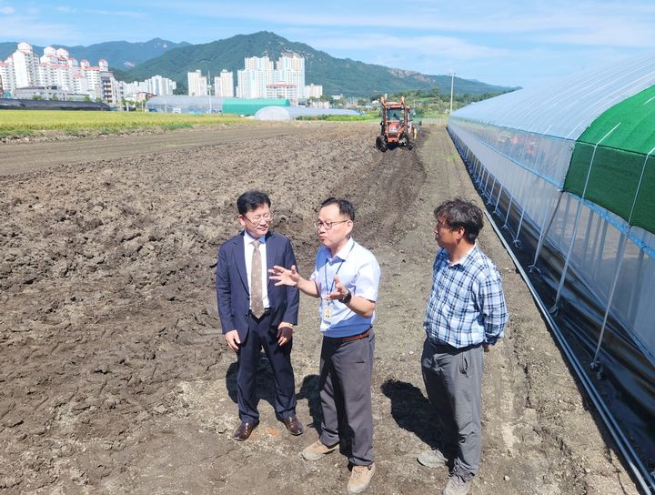 [함양=뉴시스] 함양군청 농촌진흥청 양파 심층시비 기술성과 현장 브리핑 *재판매 및 DB 금지 *재판매 및 DB 금지