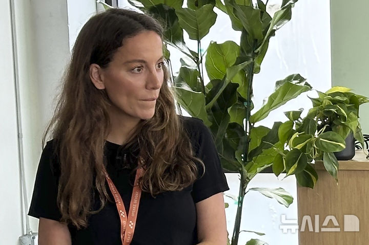 [샌프란시스코=AP/뉴시스]오픈AI 전 최고기술책임자(CTO)인 미라 무라티가 인공지능(AI) 스타트업을 출범했다. 사진은 무라티가 2023년 11월6일 샌프란시스코에서 열린 오픈AI의 첫 개발자 컨퍼런스에 참석한 모습. 2025.2.19