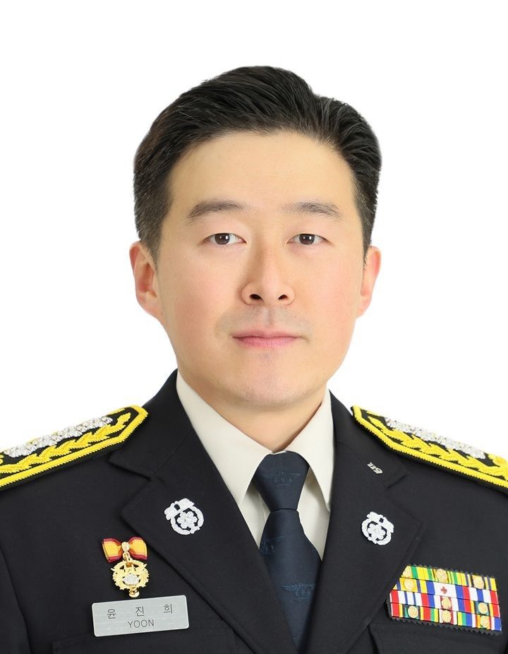 [산청=뉴시스] 산청군청 산청소방서 윤진희 서장 *재판매 및 DB 금지 *재판매 및 DB 금지