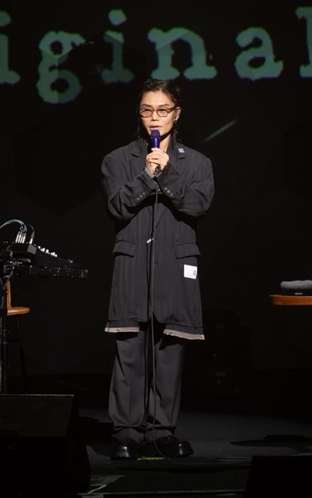 [서울=뉴시스] 가수 김범수가 지난 28일 개최된 '여행, 디 오리지널(The Original)' 창원 공연을 끝으로 올해 국내외 투어 대장정을 마쳤다. (사진=영엔터테인먼트 제공) 2024.09.30 photo@newsis.com *재판매 및 DB 금지