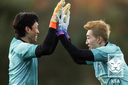 [서울=뉴시스] 축구대표팀에 발탁된 김승규(왼쪽), 조현우. (사진=대한축구협회 제공) *재판매 및 DB 금지