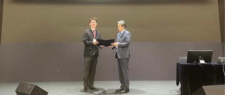 [대구=뉴시스] 경북대병원은 윤종필 교수팀이 제43차 대한정형외과 스포츠의학회 추계학술대회에서 우수연제상을 수상했다. (사진 = 경북대학교병원 제공) 2024.10.02. photo@newsis.com *재판매 및 DB 금지