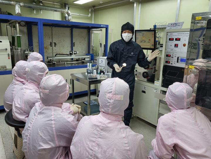 [광주=뉴시스] 광주공고, AI(인공지능)반도체 분야 글로벌 마인드 함양 프로그램 실습 장면. (사진 = 광주공고 제공). 2024.10.07. photo@newsis.com *재판매 및 DB 금지