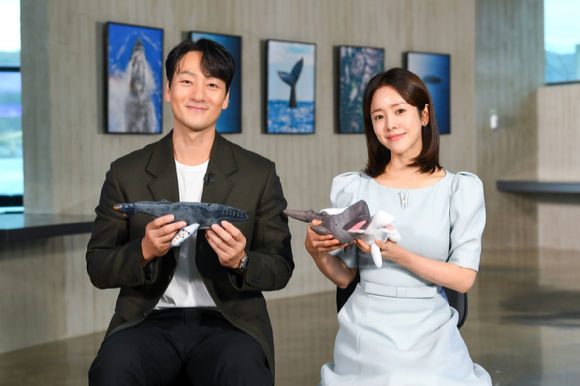 [서울=뉴시스] 영화 '극장판 고래와 나'가 오는 30일 전국 메가박스에서 개봉한다. (사진=썬더필름 제공) 2024.10.08. photo@newsis.com  *재판매 및 DB 금지