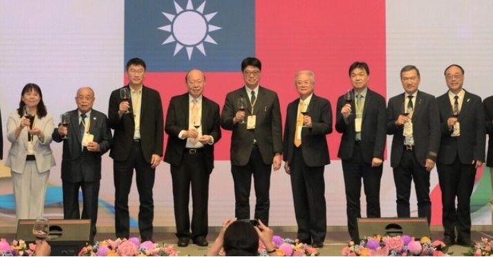 대만 대륙위원회가 9일 홍콩 마카오측 참석자들과 함께 쌍십절 기념 만찬을 갖고 있다.(사진 명보 캡처) 2024.10.10.&nbsp;&nbsp; *재판매 및 DB 금지