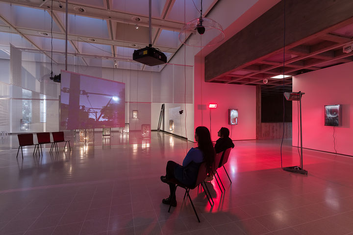 《양혜규: 윤년》 전시전경 영국 런던 헤이워드 갤러리, 2024 사진: Mark Blower Courtesy of the artist and the Hayward Gallery 이미지 제공: 국제갤러리 *재판매 및 DB 금지