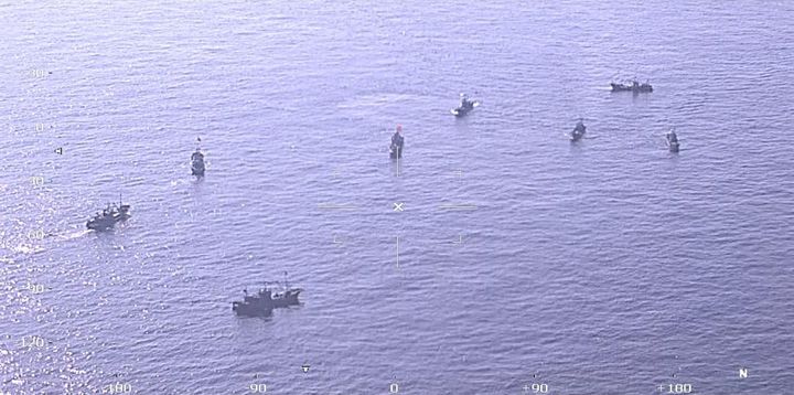 서해에서 조업 중인 중국어선. 2024.10.10. photo@newsis.com *재판매 및 DB 금지