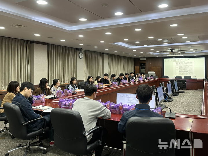 [세종=뉴시스]한국마사회는 10일 제 3차 주니어보드’를 열고 일·가정 양립 방안과 직무급 운영 고도화 방안 등을 논의했다.(사진=한국마사회 제공)