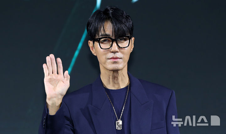 [서울=뉴시스] 김혜진 기자 = 배우 차승원이 10일 오전 서울 종로구 JW메리어트 동대문에서 열린 넷플릭스 영화 '전,란' 제작보고회에서 포즈를 취하고 있다. 2024.10.10. jini@newsis.com