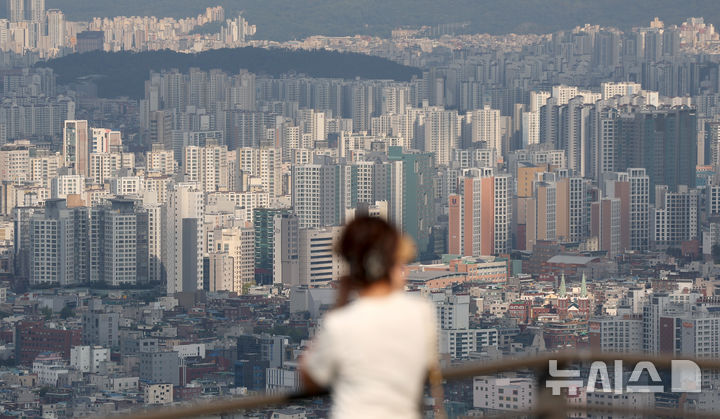10일 서울 남산에서 바라본 서울 시내 아파트 단지. 뉴시스 자료사진.