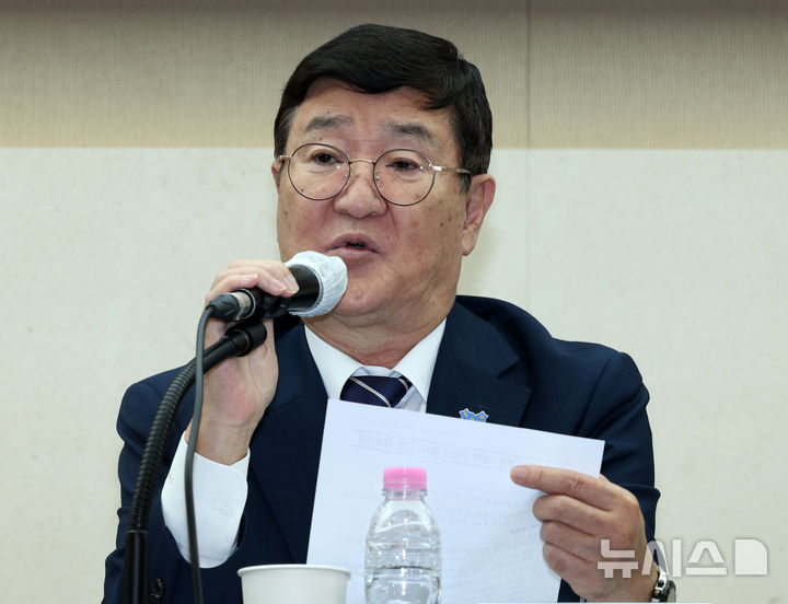 '尹정부 임명' 고영환 통일민주교육원장 사임