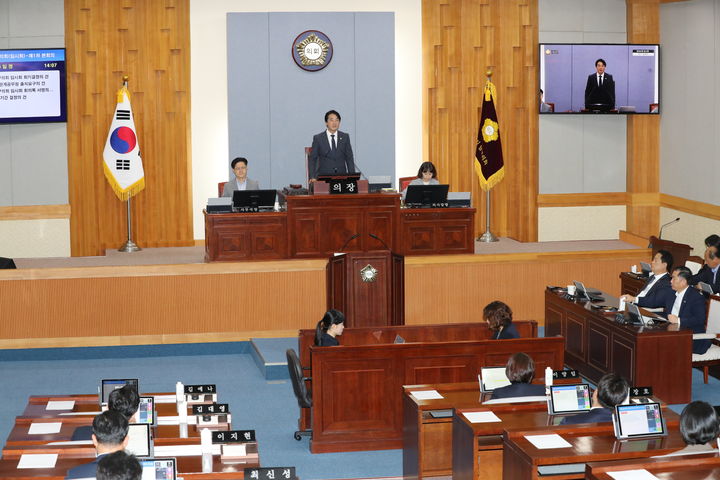 [울산=뉴시스] 11일 오후 울산 남구의회 본회의장에서 제265회 임시회 제1차 본회의가 진행되고 있다. (사진=울산 남구의회 제공) 2024.10.11. photo@newsis.com *재판매 및 DB 금지