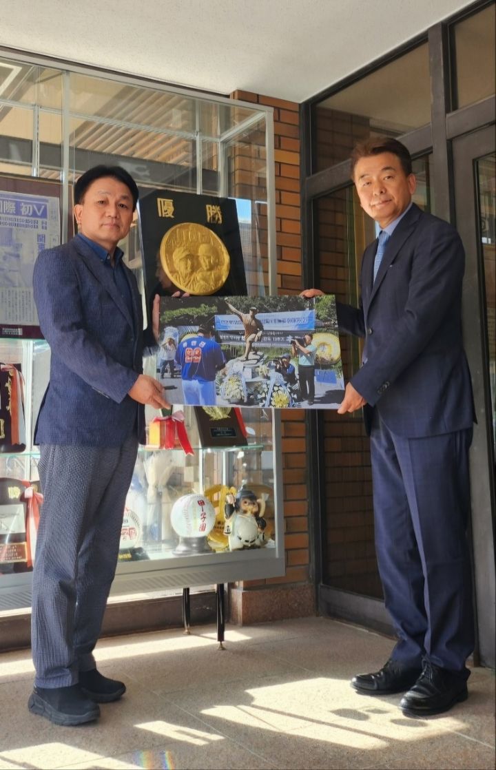 재일 한국계 민족학교인 교토국제고가 16일 고(故) 최동원 투수의 투혼 정신을 가장 잘 실현한 단체에 주어지는 ‘제5회 불굴의 영웅상’ 수상자로 선정됐다. 2024.10.16. *재판매 및 DB 금지