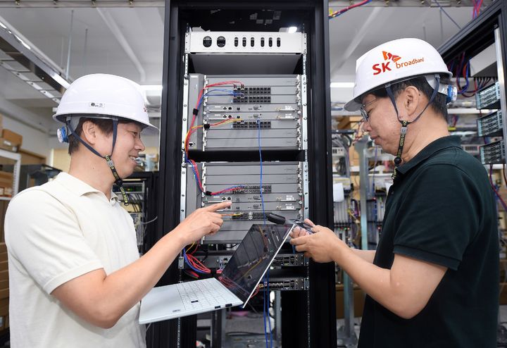 SK브로드밴드는 기업 고객의 서비스 고도화 요구에 맞춘 차세대 전용회선 서비스를 제공하기 위해 IP-MPLS(Internet Protocol-Multi Protocol Label Switching) 방식으로 전국망을 구축한다고 17일 밝혔다.(사진=SKB) *재판매 및 DB 금지