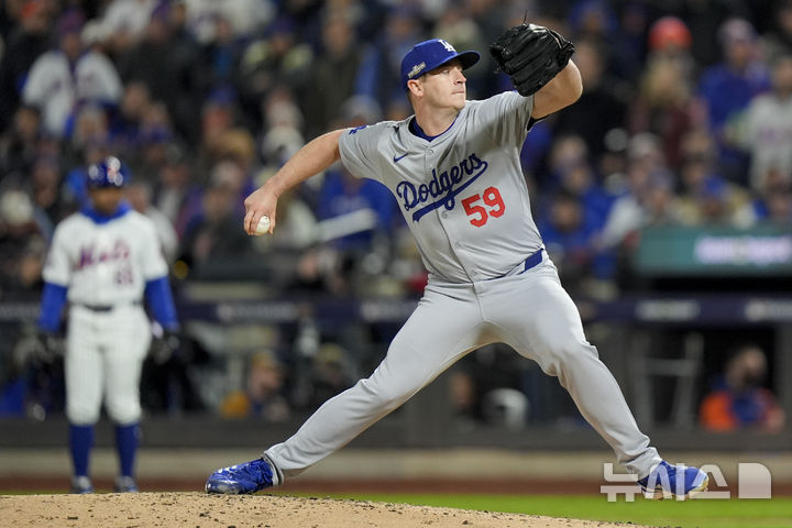 [뉴욕=AP/뉴시스] 메이저리그(MLB) LA 다저스의 에번 필립스. 2024.10.18