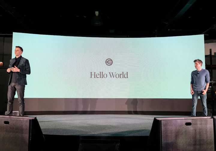 [뉴시스]18일(현지시각) 월드의 엑스(X·전 트위터) 페이지에 'Hello World'라는 문구와 함께 올라 온 사진. (사진=월드 엑스) 2024.10.18 *재판매 및 DB 금지