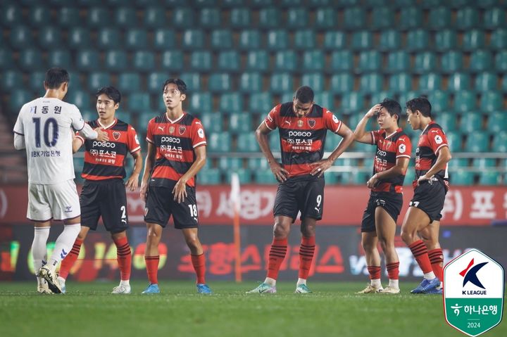 [서울=뉴시스] 프로축구 K리그1 포항스틸러스 선수단. (사진=한국프로축구연맹 제공) *재판매 및 DB 금지