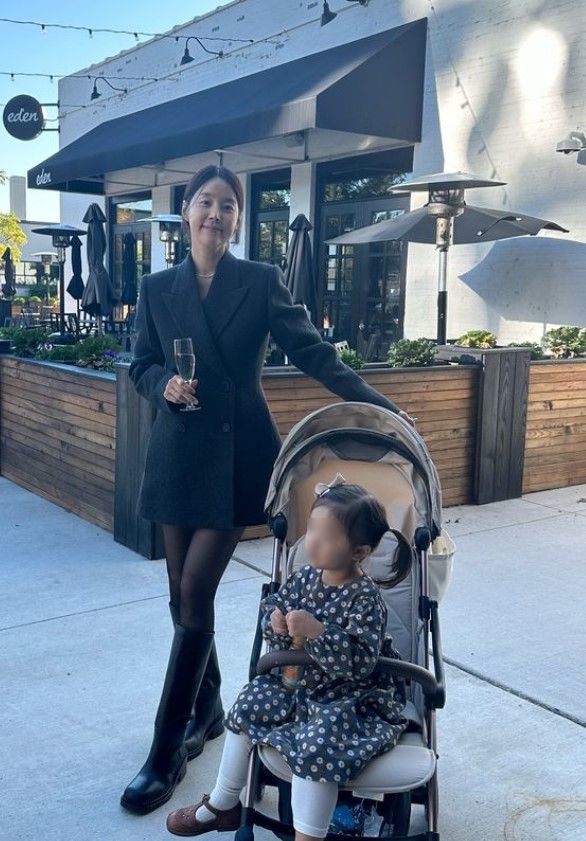 [서울=뉴시스] 한지혜와 딸의 모습. (사진=한지혜 인스타그램 캡처) 2024.10.21. photo@newsis.com&nbsp; *재판매 및 DB 금지